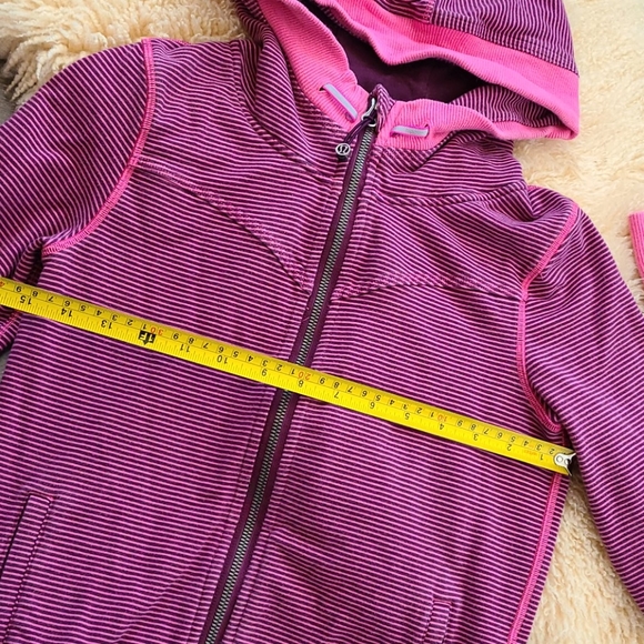 Lululemon Athletica Sweatshirt - Picture 6 of 6